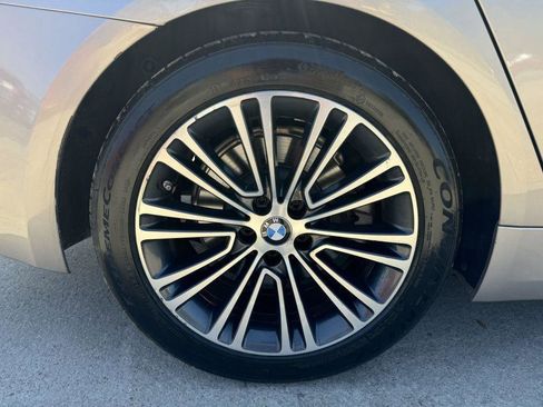 Used 2018 BMW 530i RWD image 9