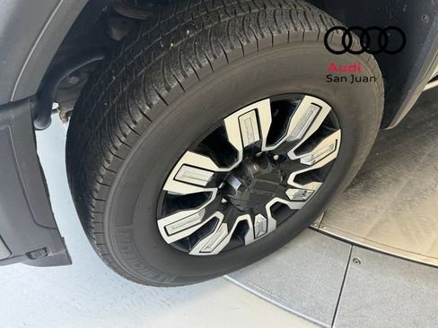 Used 2024 GMC Sierra 2500 Denali w/ Denali Reserve Package AWD/4WD image 5