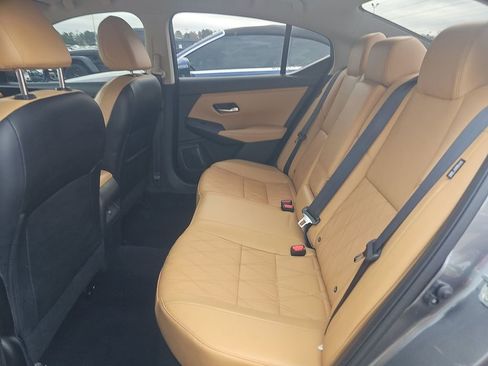 Used 2023 Nissan Sentra SV w/ SV Premium Package image 16