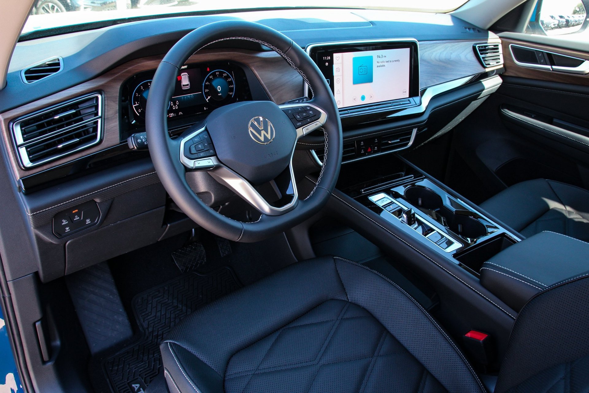 Certified 2026 Volkswagen Atlas SE FWD image 9