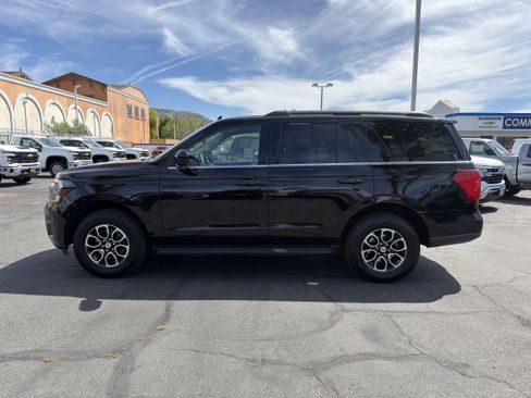 Used 2024 Ford Expedition XLT AWD/4WD image 5