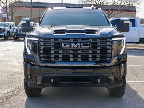 Used 2024 GMC Sierra 2500 Denali Ultimate image 2