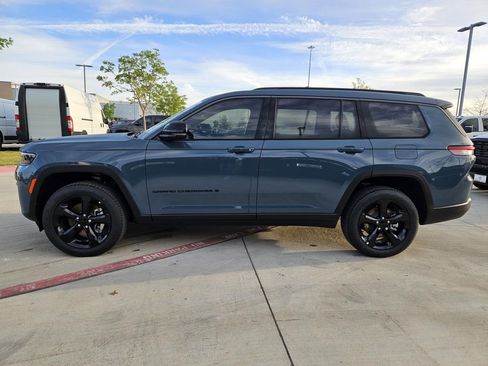 New 2026 Jeep Grand Cherokee L Limited w/ Limited Altitude Package RWD image 2