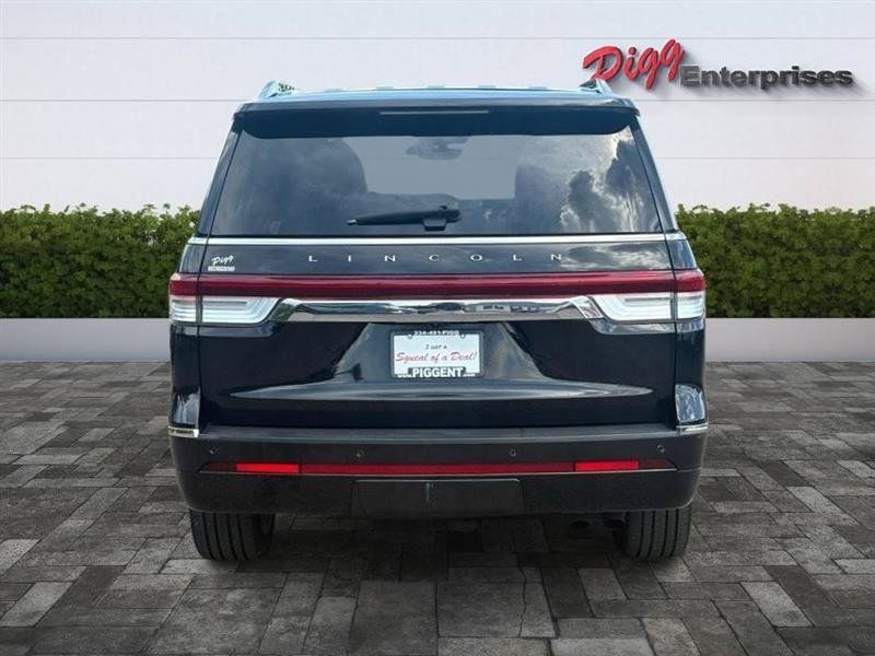 Used 2022 Lincoln Navigator Reserve AWD/4WD image 9