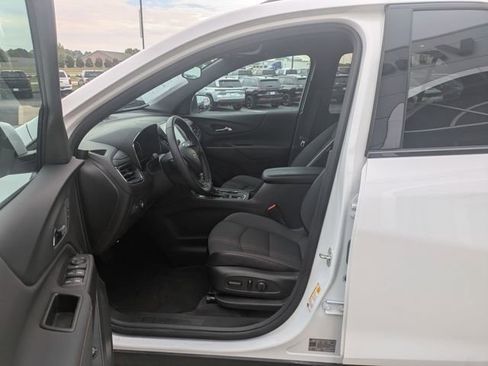 Used 2023 Chevrolet Equinox RS image 12