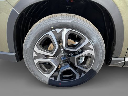 New 2026 Subaru Ascent Limited image 9