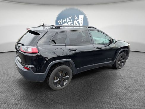 Used 2019 Jeep Cherokee Latitude Plus AWD/4WD image 3