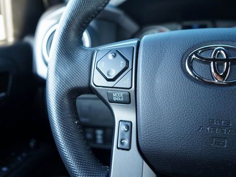 Used 2021 Toyota Tacoma TRD Off-Road image 23