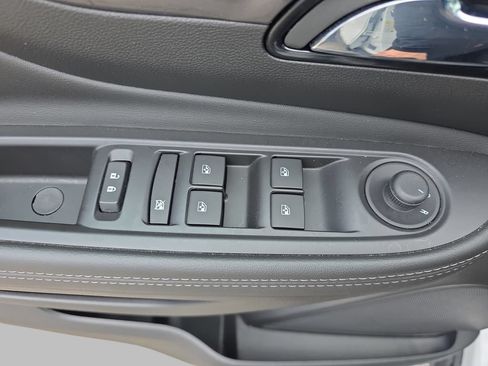 Certified 2022 Buick Encore Preferred w/ Safety Package FWD image 30