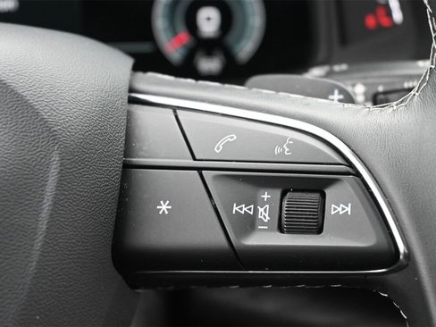 Used 2022 Audi Q8 Premium Plus image 7