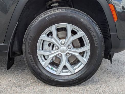 Used 2024 Jeep Grand Cherokee Limited AWD/4WD image 11