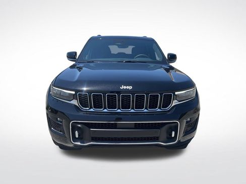 Used 2025 Jeep Grand Cherokee Overland w/ Trailer Tow Package AWD/4WD image 10