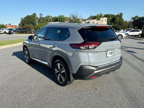 Used 2023 Nissan Rogue SL w/ SL Premium Package image 5