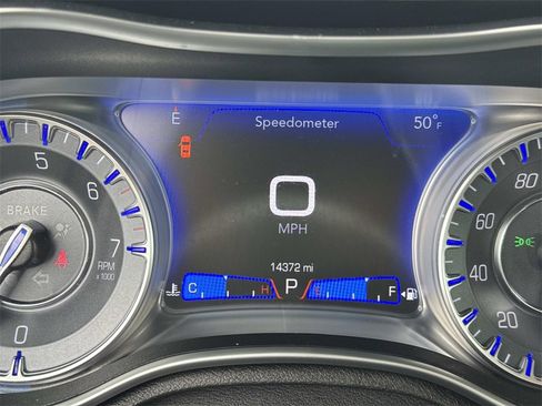 Used 2022 Chrysler 300 Touring w/ Sport Appearance Package image 50