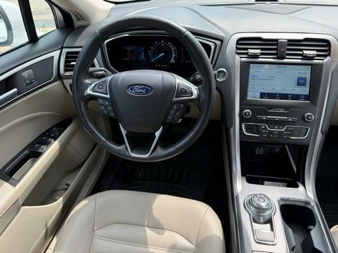 Used 2020 Ford Fusion SEL FWD image 13