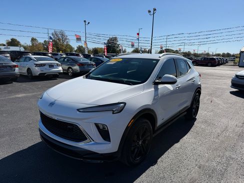 Used 2025 Buick Encore GX Sport Touring w/ Comfort Package image 9