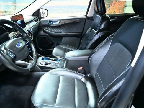 Used 2020 Ford Escape Titanium w/ Titanium Premium Package 2.0 image 20