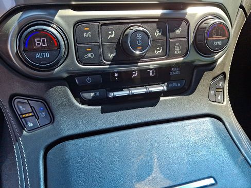 Used 2019 Chevrolet Tahoe Premier AWD/4WD image 11