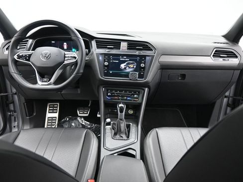 Used 2023 Volkswagen Tiguan SE R-Line FWD image 17