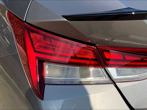 Used 2025 Hyundai Elantra SEL image 14