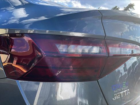 Used 2021 Volkswagen Jetta SE FWD image 31