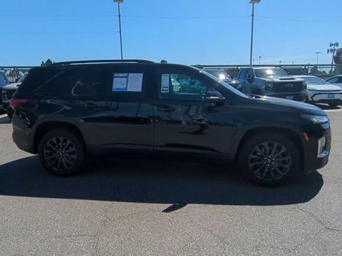 Used 2023 Chevrolet Traverse RS w/ LPO, Cargo Package FWD image 9