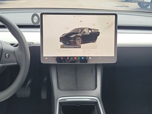 Used 2023 Tesla Model Y Long Range image 19
