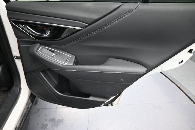 Used 2025 Subaru Outback Touring XT AWD/4WD image 15