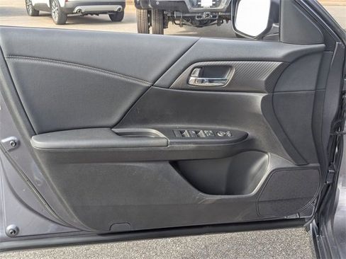 Used 2016 Honda Accord Sport image 9