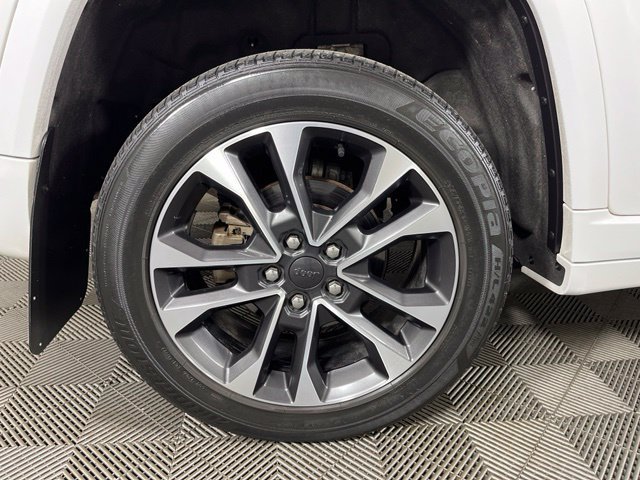 Used 2022 Jeep Grand Cherokee Overland AWD/4WD image 12