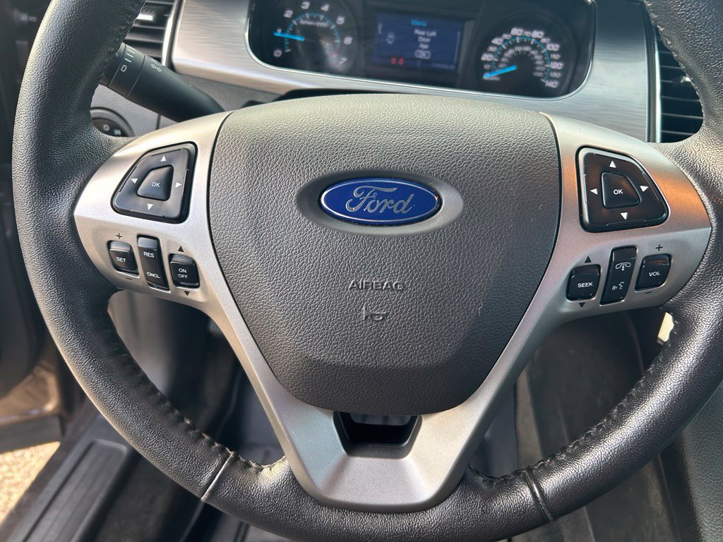 Used 2016 Ford Taurus SEL FWD image 17