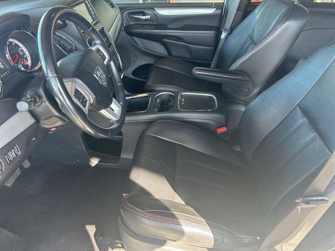 Used 2016 Dodge Grand Caravan R/T FWD image 9