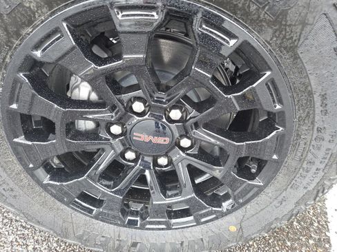 New 2026 GMC Canyon Elevation w/ Convenience Package image 11