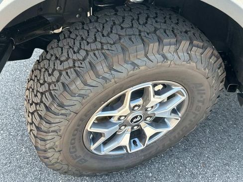 New 2025 Ford Bronco Badlands image 16