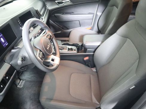 Used 2023 Kia Sportage LX image 30