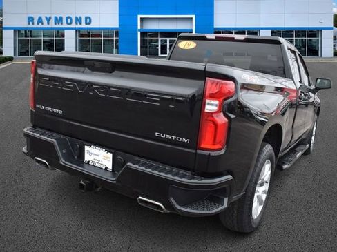 Used 2019 Chevrolet Silverado 1500 Custom w/ Custom Convenience Package image 3