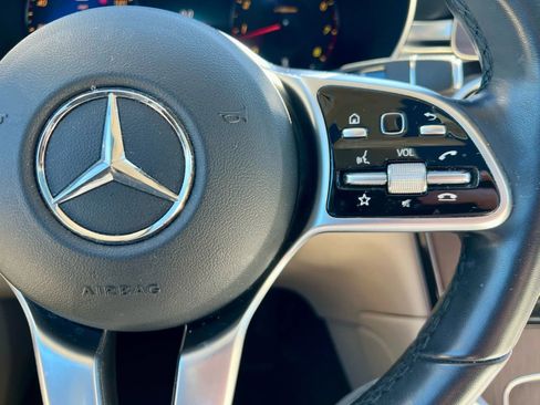 Used 2022 Mercedes-Benz GLC 300 4MATIC w/ Multimedia Package Lite image 30