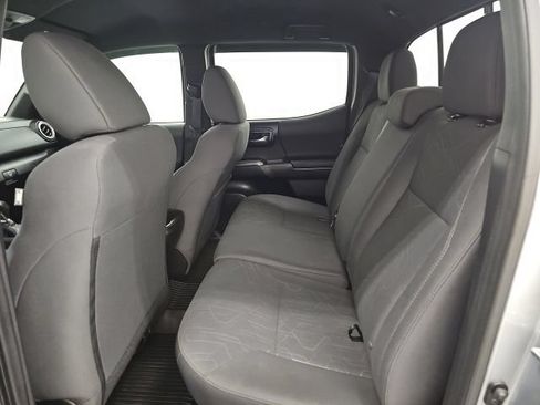 Used 2016 Toyota Tacoma TRD Sport w/ Towing Package AWD/4WD image 28