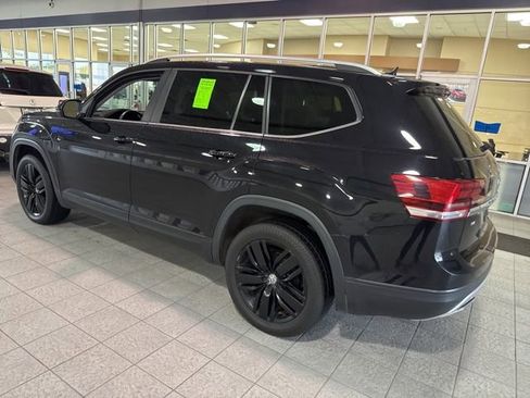 Used 2019 Volkswagen Atlas SE w/ Panoramic Sunroof Package image 4