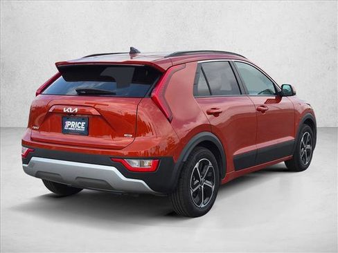 Used 2023 Kia Niro LX FWD image 5