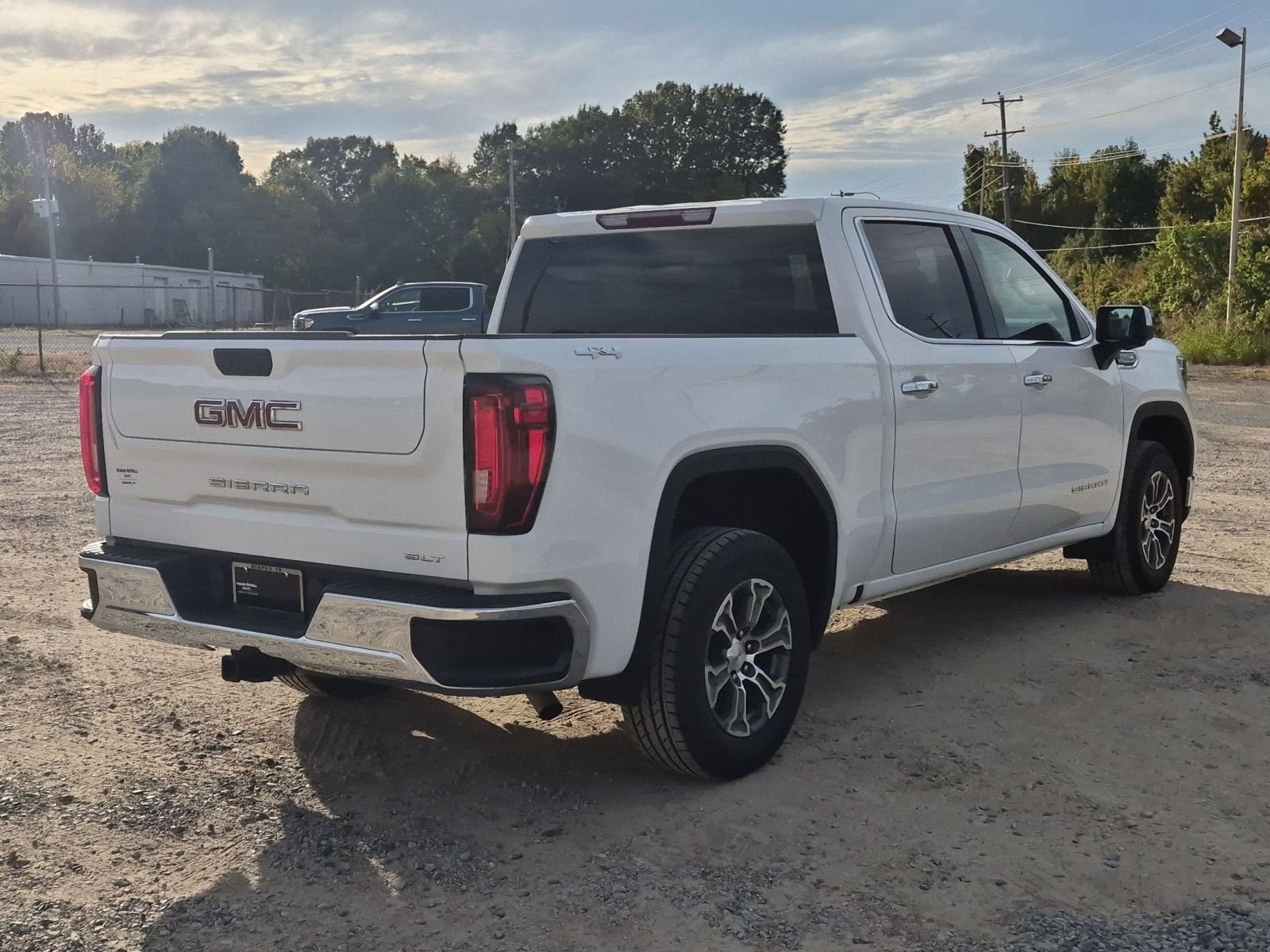 Used 2025 GMC Sierra 1500 SLT AWD/4WD image 6