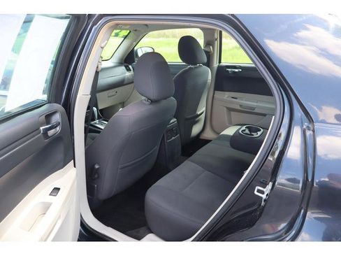 Used 2007 Chrysler 300 RWD image 6