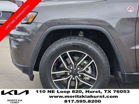 Used 2019 Jeep Grand Cherokee Trailhawk w/ Trailhawk Luxury Group AWD/4WD image 14