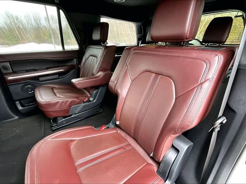 Used 2024 Ford Expedition Limited image 21