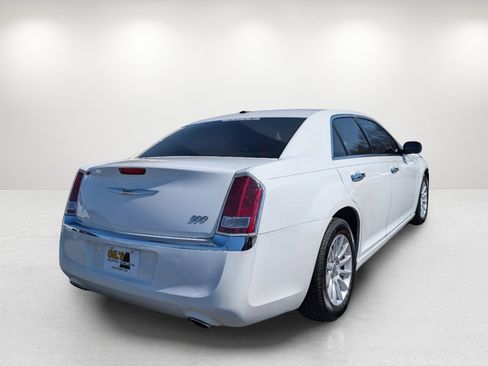 Used 2013 Chrysler 300 w/ Driver Convenience Group image 5
