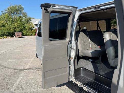 Used 2015 GMC Savana 3500 LT w/ LT Preferred Equipment Group RWD image 35