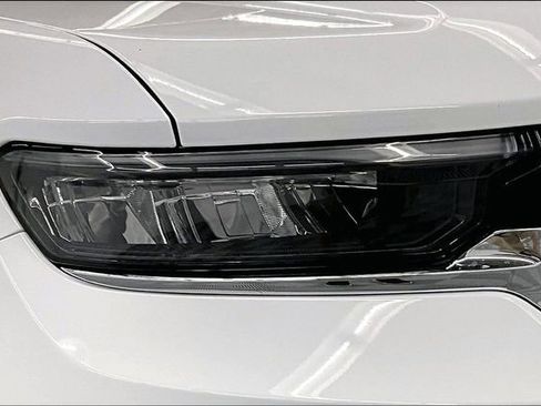 Used 2024 Jeep Grand Cherokee Limited image 34