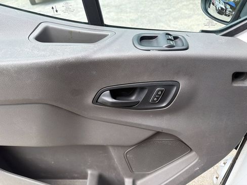Used 2022 Ford Transit 350 DRW RWD image 22
