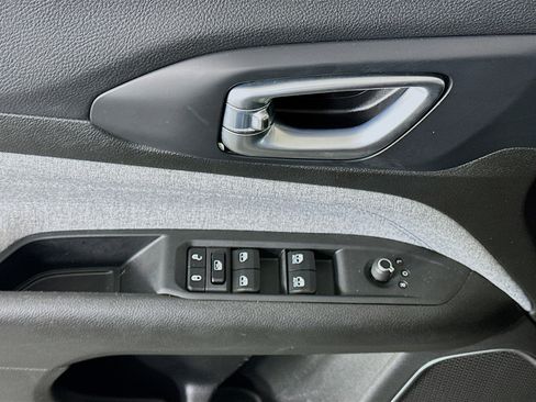 Used 2023 Jeep Compass Latitude image 15