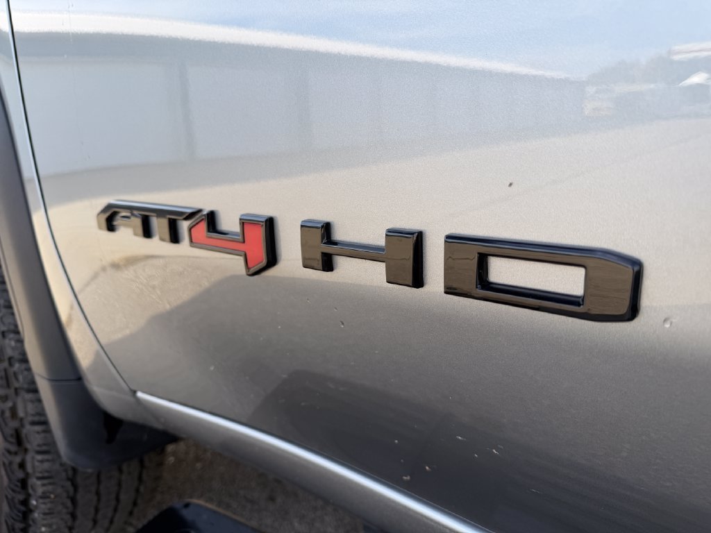 Used 2025 GMC Sierra 2500 AT4 w/ AT4 Preferred Package AWD/4WD image 6